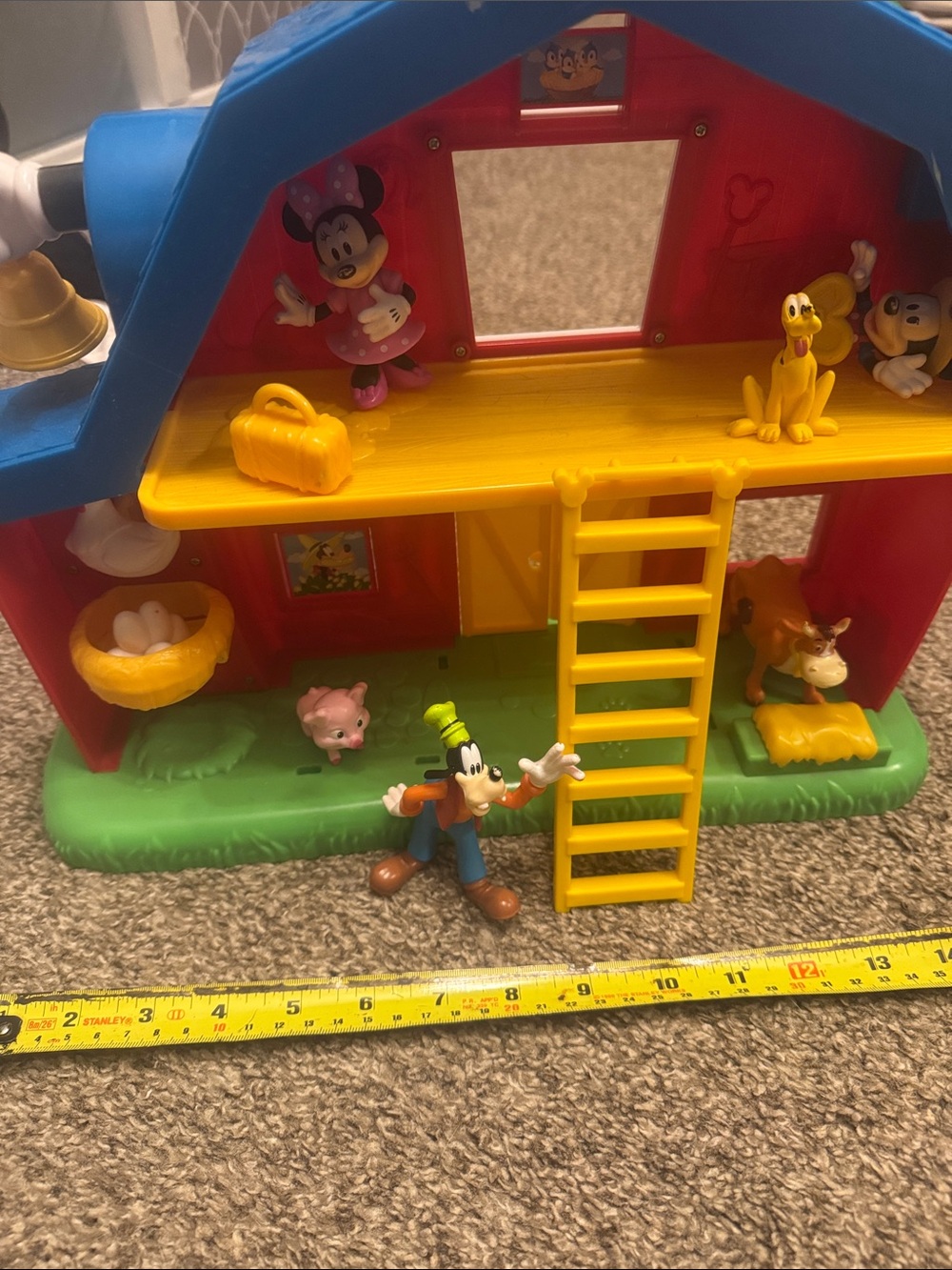 Disney Red and Blue Minnie Playhouse with Yellow Ladder and Figures